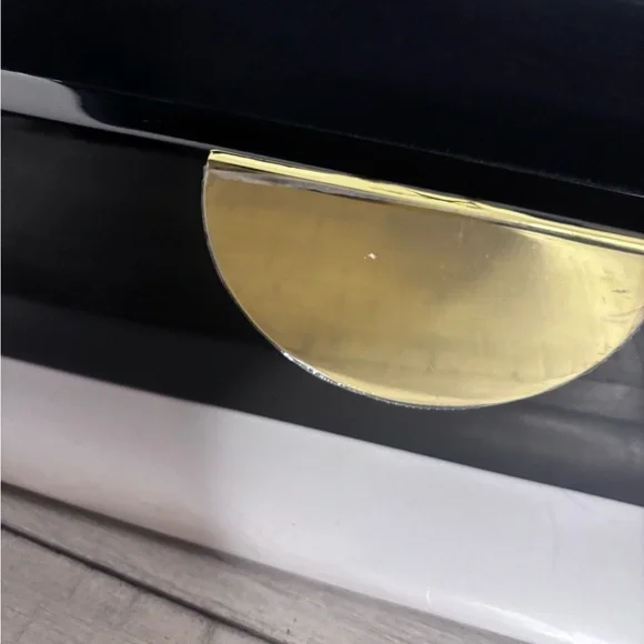 C. Wonder Black Jewelry Organizer with Gold Accent - Picture 15 of 16